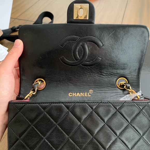 ❌SOLD❌ Chanel Vintage Square Flap Bag - Picture 2 of 8